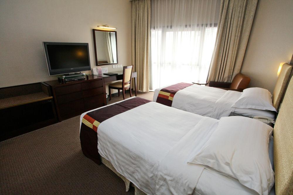 Royal Queens Khách sạn 4*